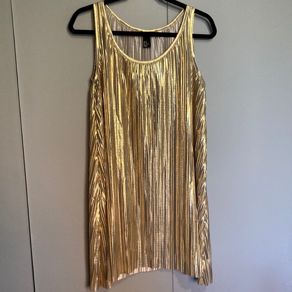 H&M Dresses & Skirts - H&M Crepe Shimmer Sleeveless Dress